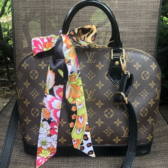 Louis Vuitton Handbags - 💫Authentic Louis Vuitton Alma💫